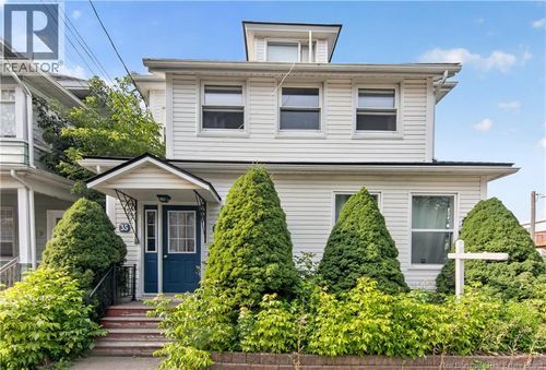 35 York St, Moncton, NB, E1C2Y3 | Card Image