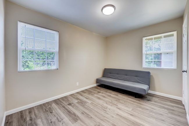 18414 E Lakeview Dr, House other with 4 bedrooms, 3 bathrooms and 8 parking in Jonestown TX | Image 6