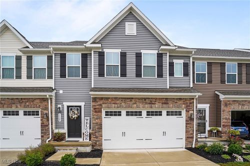 1529 Spruce Hill Dr, Stow, OH, 44224-1423 | Card Image