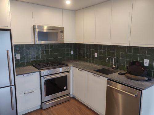 414-645 Como Lake Ave, Coquitlam, BC, V3J0N9 | Card Image