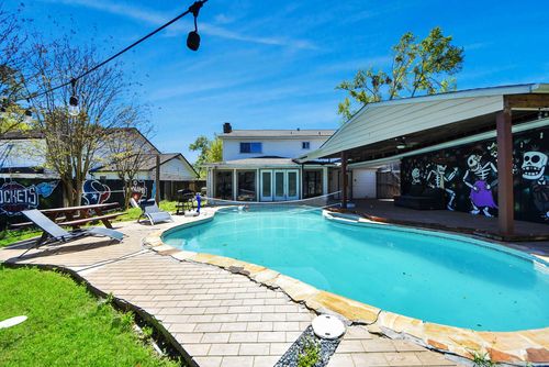1011 Whitestone Ln, Houston, TX, 77073-1268 | Card Image