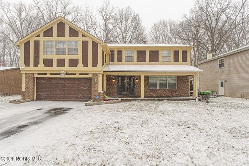 3658 Fairwood Dr, Sylvania, OH, 43560-3908 | Card Image
