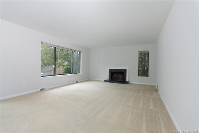 21 - 21 Hills Ln, Condo with 2 bedrooms, 2 bathrooms and null parking in Westport CT | Image 8
