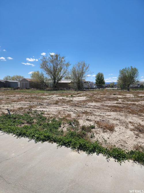 27-230 S Maple St, Wellington, UT, 84542-7714 | Card Image