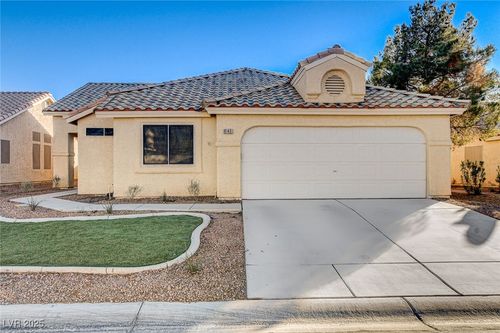 6143 Basilone Ave, Las Vegas, NV, 89122-7556 | Card Image