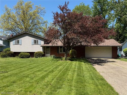 7499 Harding St, Mentor, OH, 44060-4707 | Card Image