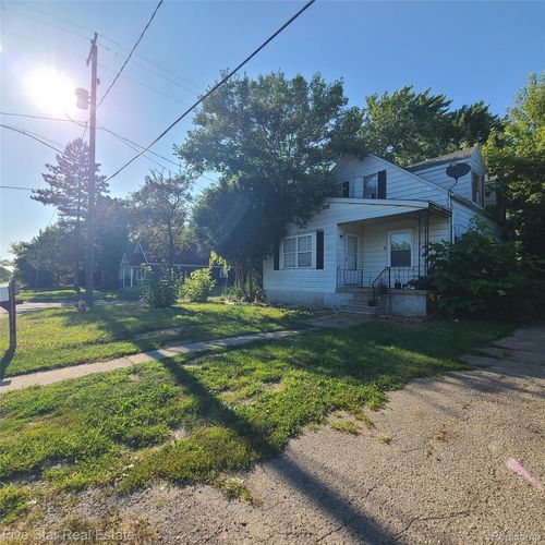 1062 Tremont Ave, Flint, MI, 48505-1418 | Card Image