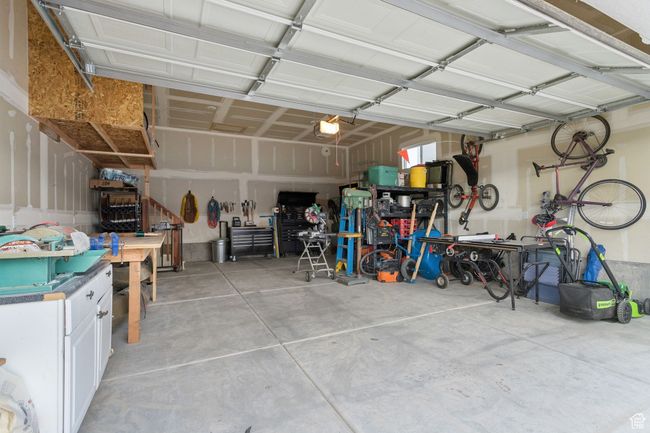 View of garage | Image 41