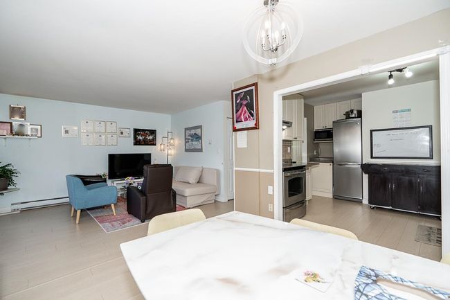 5588 Broadway, Townhouse with 2 bedrooms, 1 bathrooms and 1 parking in Burnaby BC | Image 15