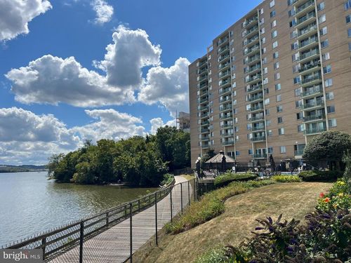 1001-501 Slaters Ln, ALEXANDRIA, VA, 22314-1118 | Card Image