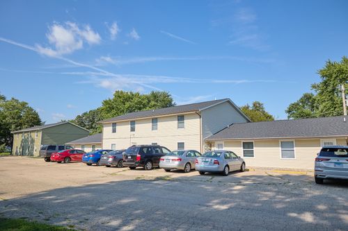 106 /108 S 3rd Avenue, MENDOTA, IL, 61342 | Card Image