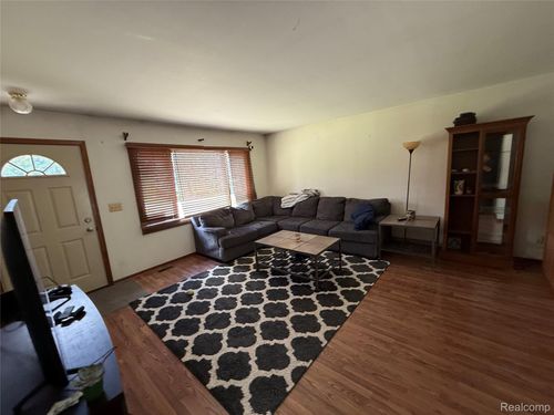 2579 Dearborn Ave, Rochester Hills, MI, 48309-3831 | Card Image