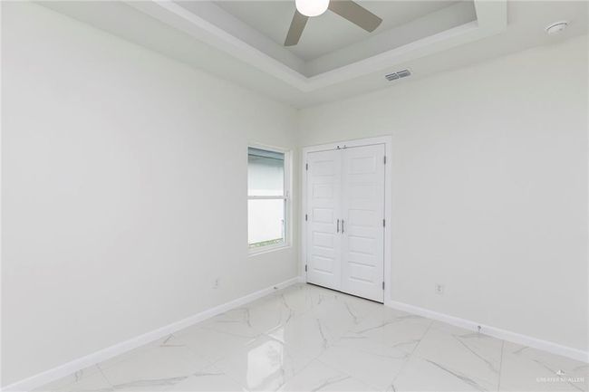 Porcelain Floors, Ceiling Fan. | Image 13