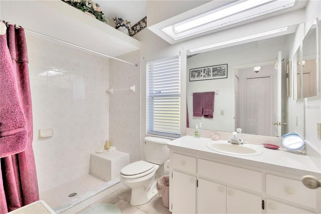 Main bath | Image 15