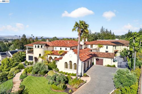 2751 Crellin Rd, Pleasanton, CA, 94566-6914 | Card Image