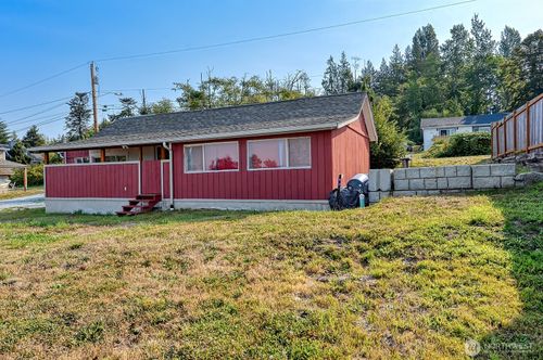 18930 98th Ave Nw, Stanwood, WA, 98292-7812 | Card Image