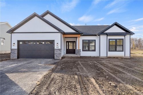 111 Terwillager Ln, Minoa, NY, 13116-1146 | Card Image