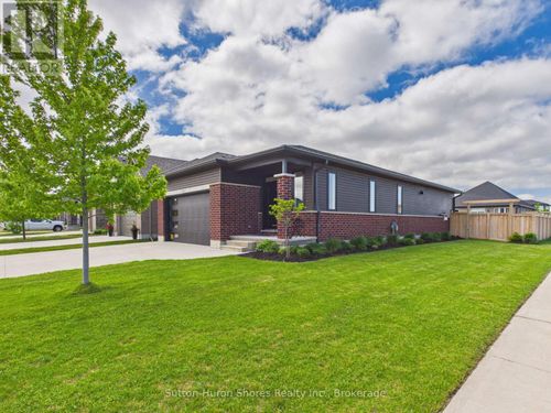 414 Mary Rose Ave, Port Elgin, ON, N0H2C3 | Card Image
