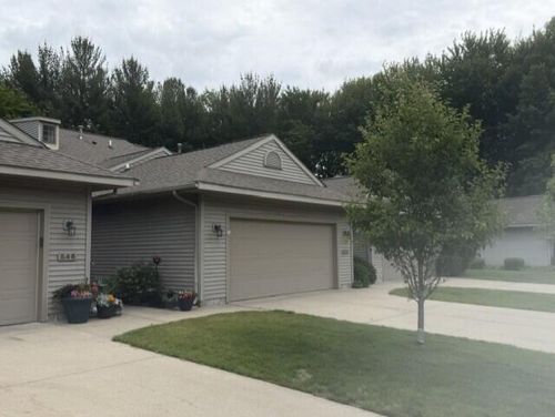 542 Tournament Cir, Norton Shores, MI, 49444-9786 | Card Image
