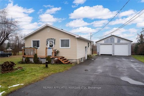 4173 Lancaster St, Green Valley, ON, K0C1L0 | Card Image