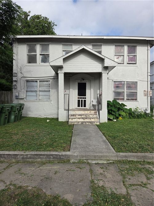 411 Waco St, Corpus Christi, TX, 78401-2744 | Card Image