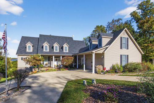 910 Hunter Dr, Lancaster, KY, 40444-8066 | Card Image