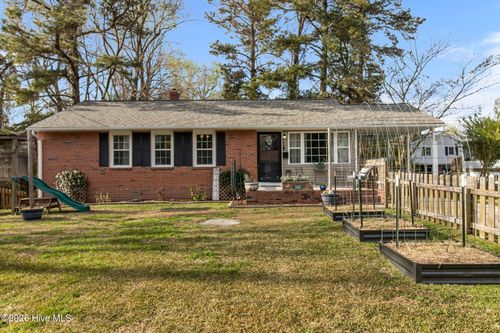 400 Hickory Ct, Jacksonville, NC, 28540-5701 | Card Image