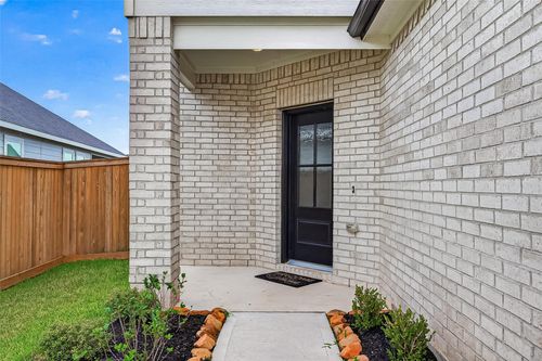 1415 Robertson Dr, Angleton, TX, 77515-7017 | Card Image