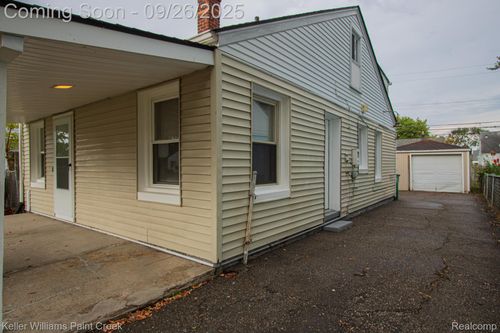 23038 Rosalind Ave, Eastpointe, MI, 48021-1918 | Card Image