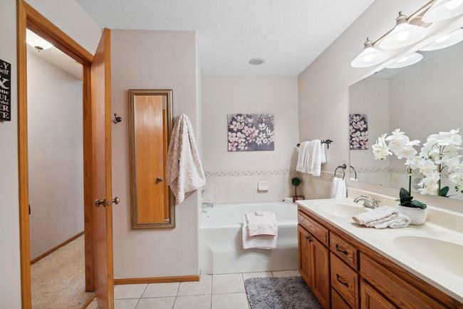 B - 4302 Clemson Circle, Townhouse with 2 bedrooms, 2 bathrooms and null parking in Eagan MN | Image 10