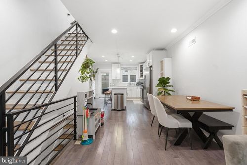 2734 Latona St, PHILADELPHIA, PA, 19146-3717 | Card Image