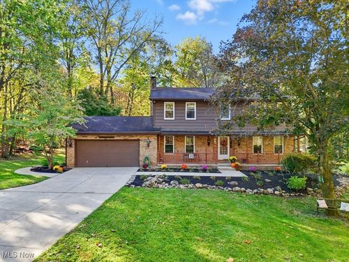 828 Center Rd, Hinckley, OH, 44233-9480 | Card Image