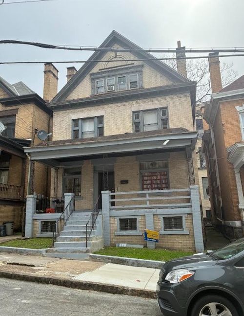 1110 Center St, Wilkinsburg, PA, 15221-2258 | Card Image