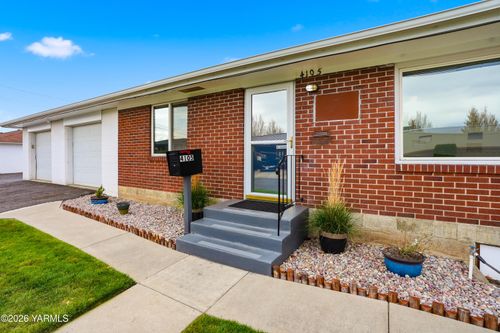 4105 Snowmountain Rd, Yakima, WA, 98908-2921 | Card Image