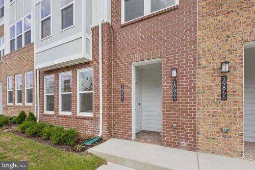 19862 Lavender Dust Sq, ASHBURN, VA, 20147-3035 | Card Image