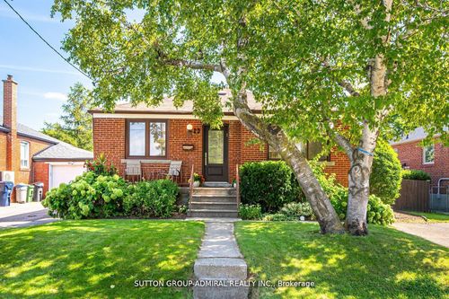 23 Vinci Cres, North York, ON, M3H2Y6 | Card Image