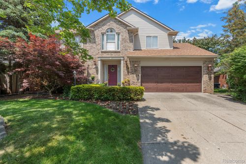 1514 Pembroke Dr, Rochester Hills, MI, 48307-5730 | Card Image
