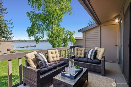 c5-17434 Ne 40th Pl, Redmond, WA, 98052-5670 | Card Image