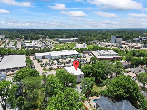 805 Se 5th St, Bentonville, AR, 72712-6027 | Card Image