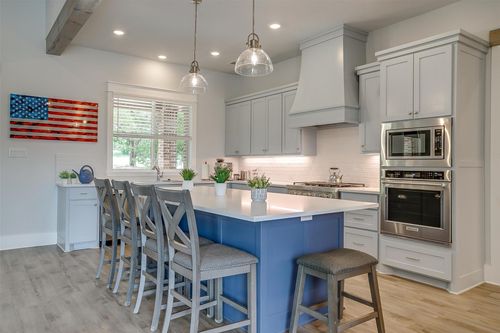 8028 Leven Links St, Cleburne, TX, 76033-8969 | Card Image