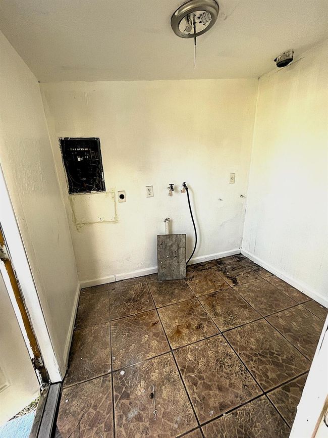 821 Rickey Jackson Blvd, House other with 5 bedrooms, 2 bathrooms and null parking in Pahokee FL | Image 7