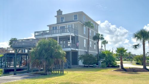 1854 Tiki Dr, Tiki Island, TX, 77554-8135 | Card Image