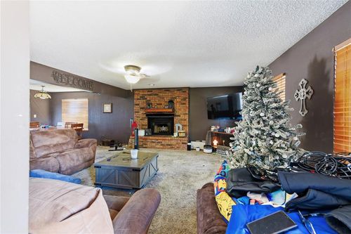 2058 W 7th Pl, Elk City, OK, 73644-5909 | Card Image