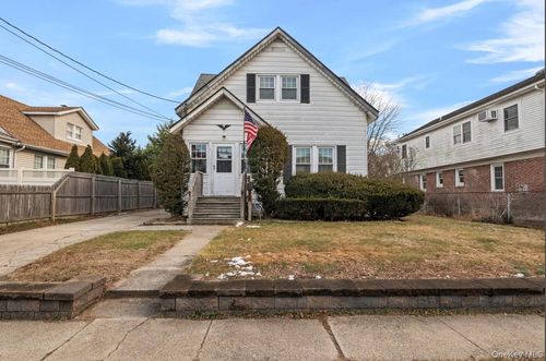 5 Cedar Ave, Farmingdale, NY, 11735-3802 | Card Image