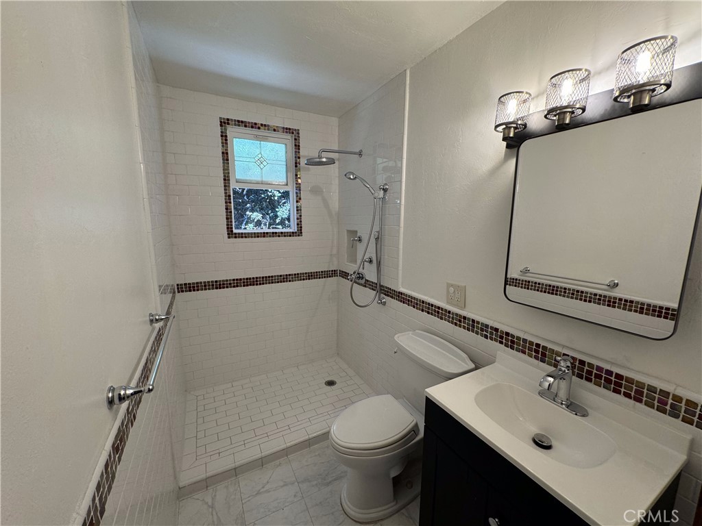 Residential Lease in Signal Hill 5