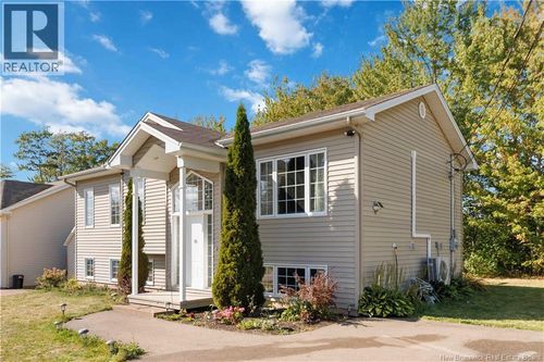 101 Rue Herman, Dieppe, NB, E1A0L4 | Card Image