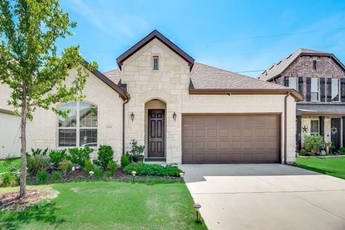 15404 Pioneer Bluff Trl, Roanoke, TX, 76262-1795 | Card Image
