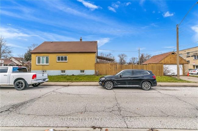 1196 Janette Ave, House other with 6 bedrooms, 3 bathrooms and 2 parking in Windsor ON | Image 33