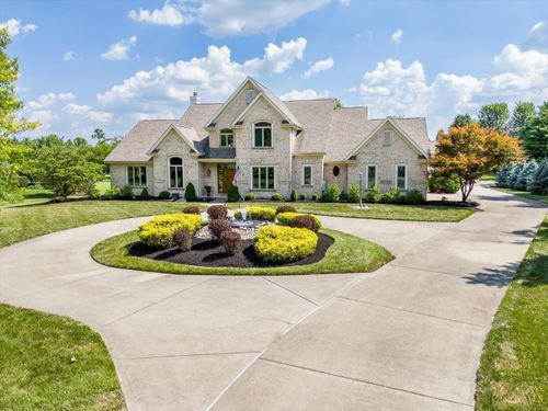 8069 Green Lake Dr, Liberty Twp, OH, 45044-9475 | Card Image
