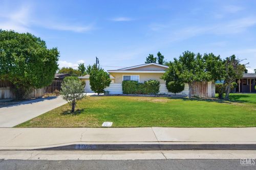 1005 Mcgregor Ave, Bakersfield, CA, 93308-1825 | Card Image